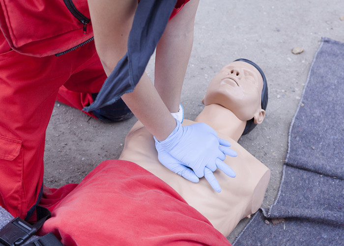 Eerste hulp bij hartstilstand? Zo red jij levens in Aarschot met een AED!